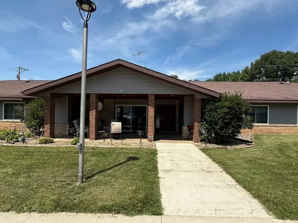 120 High St #9, Clintonville, WI 54929
