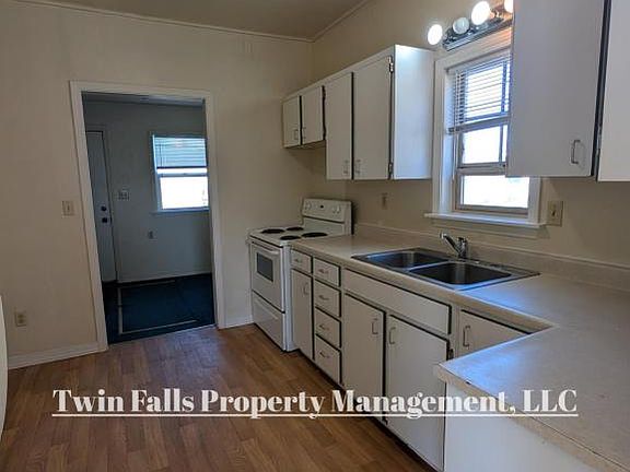 5th image of 461 1/2 4th Ave E