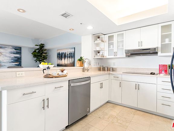 5th image of 13700 Marina Pointe Dr Unit 1208