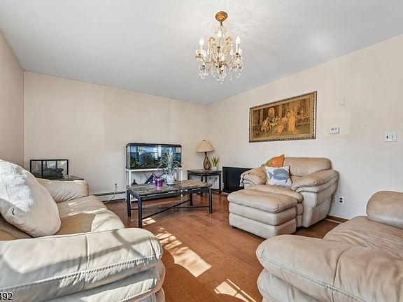 4th image of 140 Francisco Avenue