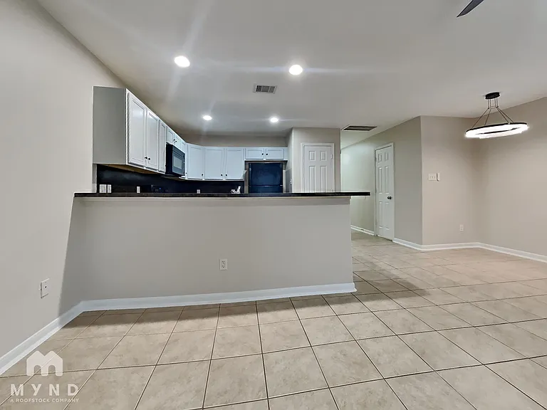 6128 Sidney St #B — Photo 7