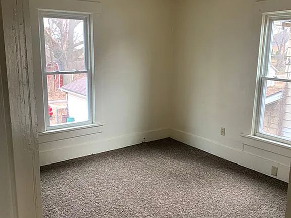 3rd image of 1244 Worley Ave NW