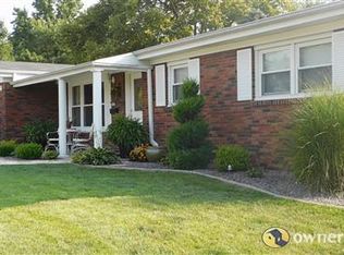 2945 Elmcrest Dr, Saint Charles, MO 63301