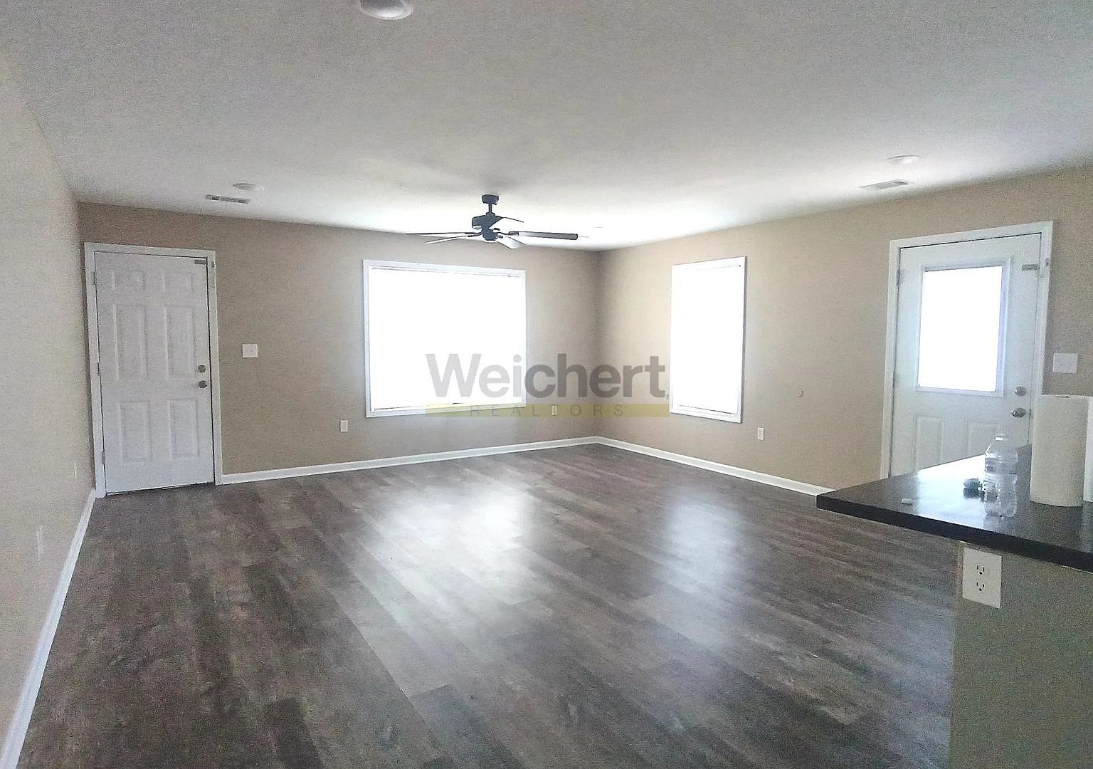 Spacious Newer 4-Bedroom Home with Fenced Backyard — Photo 2