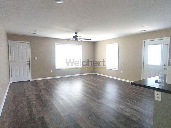 2nd image of 821 Vance St