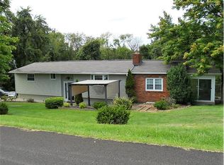 32 Maplewood Rd, Vanderbilt, PA 15486