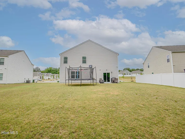 1179 Misty Creek Dr — Photo 3