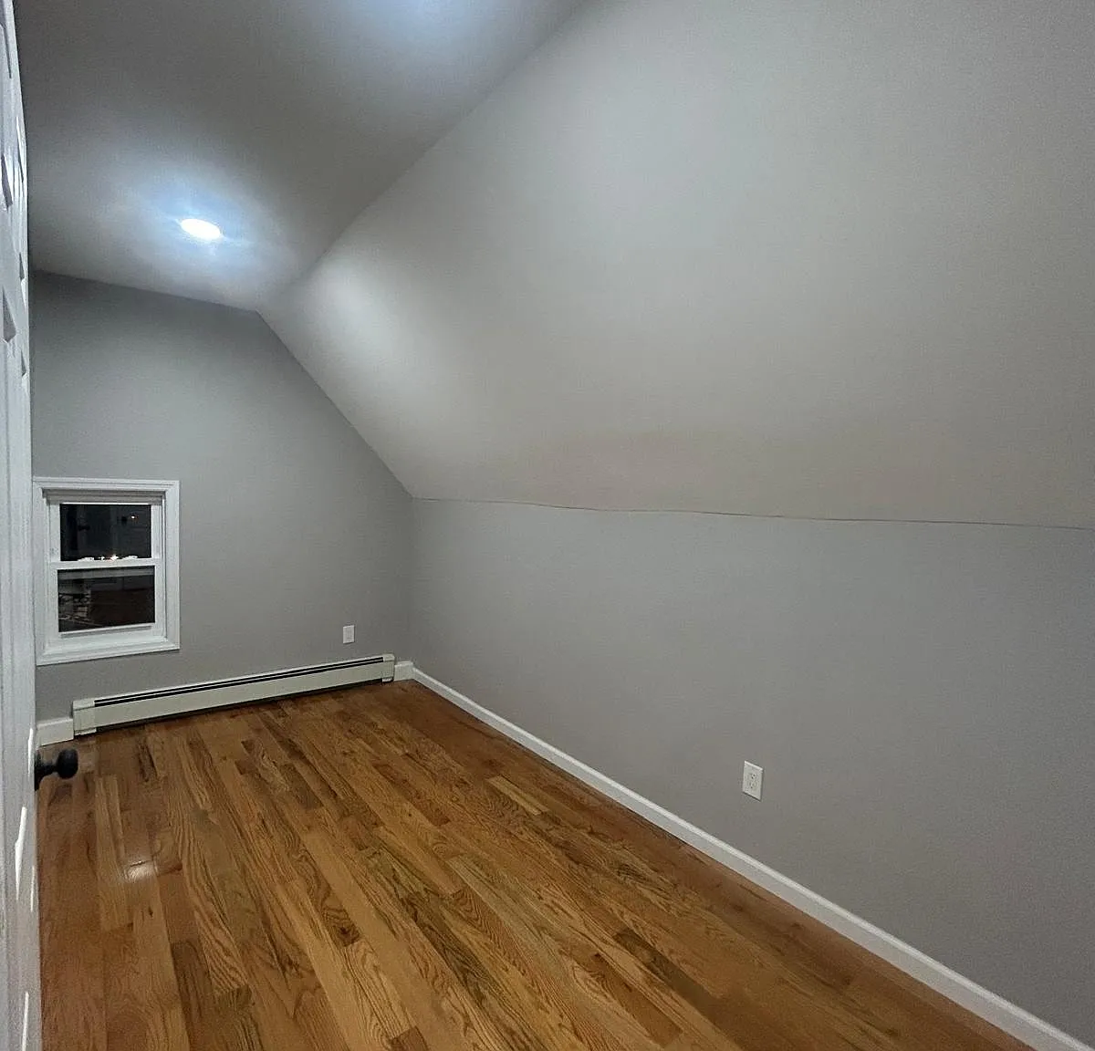 3 bed, 1000 sqft, $2,300 — Photo 2