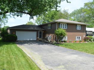 242 Keck Ave, Aurora, IL 60505