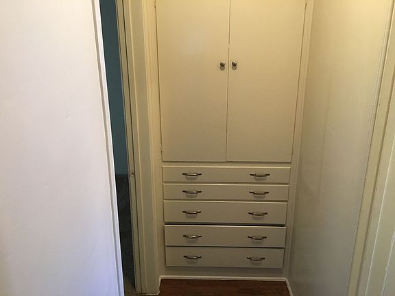 5th image of 827 Pacific Ave APT A