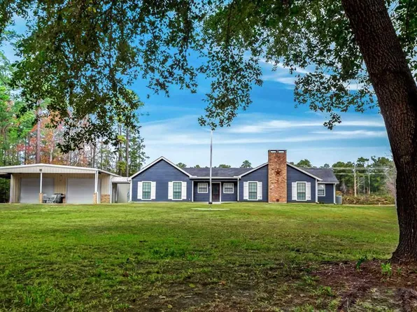 253 Neches Dr, Brookeland, TX 75931