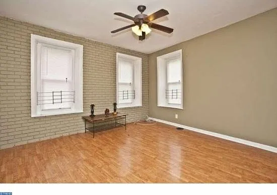 181 Dupont St — Photo 4