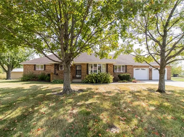 1301 W 3rd St, Cameron, MO 64429