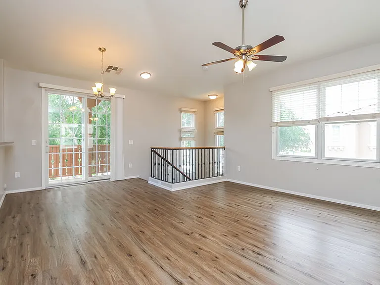 4068 E Windsor Dr — Photo 5