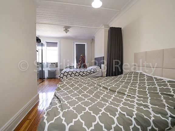 2nd image of 3050 23rd St APT 2L
