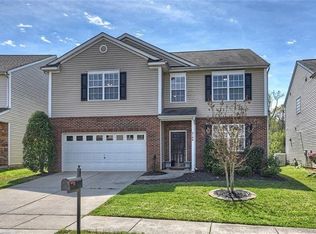 2106 Savannah Hills Dr, Matthews, NC 28105