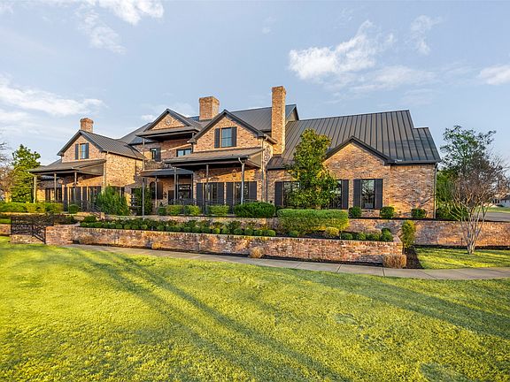 2nd image of 1096 Roadrunner Rd