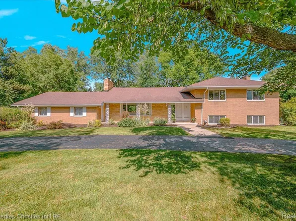 30700 Marimoor St, Beverly Hills, MI 48025