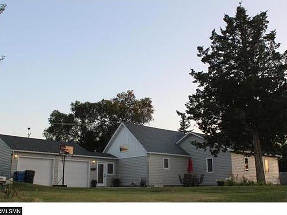 2nd image of 2690 10th St NE