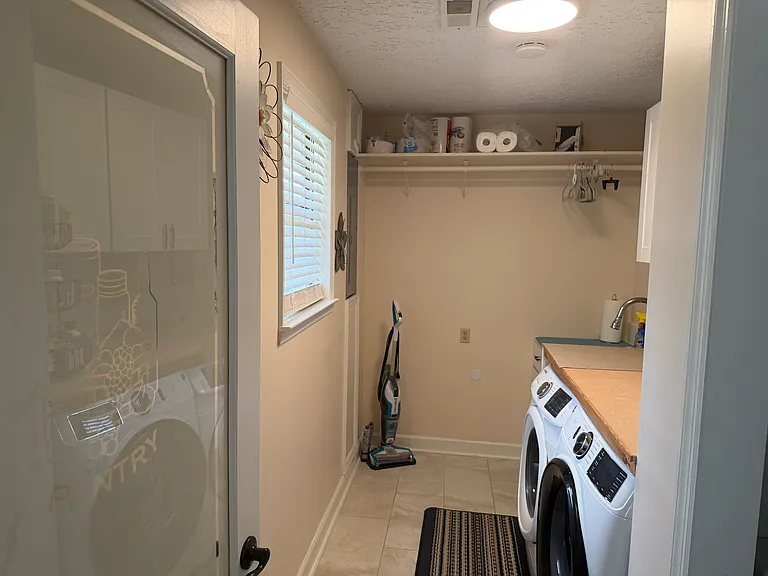 7620 Greenwood Rd — Photo 15