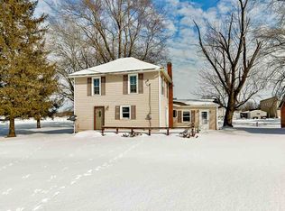 101 Blaine St, Leaf River, IL 61047