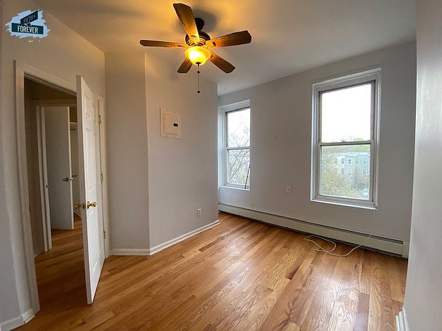 1st image of 1049 Jefferson Ave #3