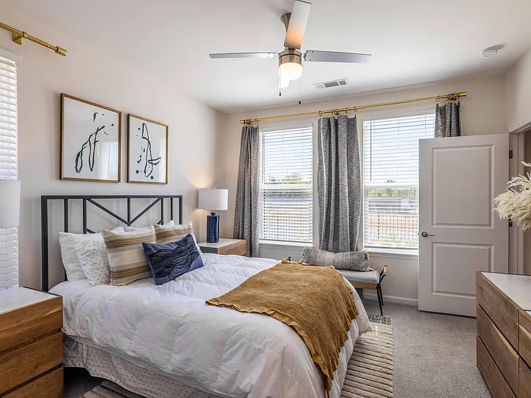 Evolve at Parkway Apartment Homes — Photo 37