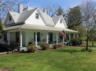 215 Mountain View St, Westminster, SC 29693