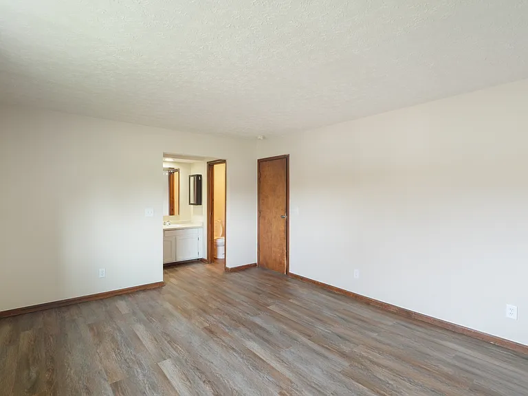 3383 Willington Dr — Photo 8