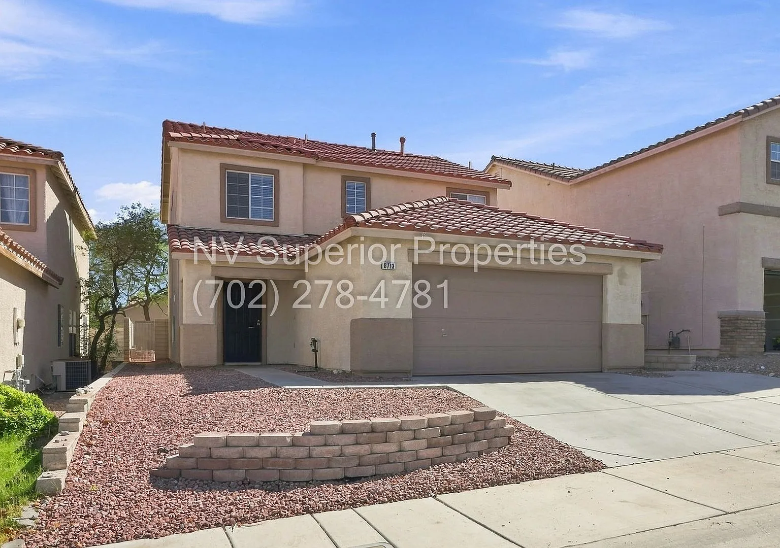 NW 4 Bedrooms 2.5 bathrooms New carpet Upstairs!! All tile Down stairs Covered Patio in back Yard — Photo 2