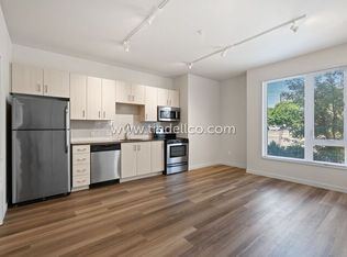 4259 N Massachusetts Ave #6, Portland, OR 97217