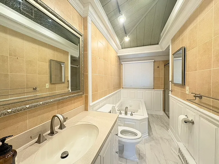 2 Kent Pl — Photo 13