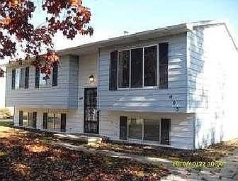 2nd image of 405 White Oak Dr