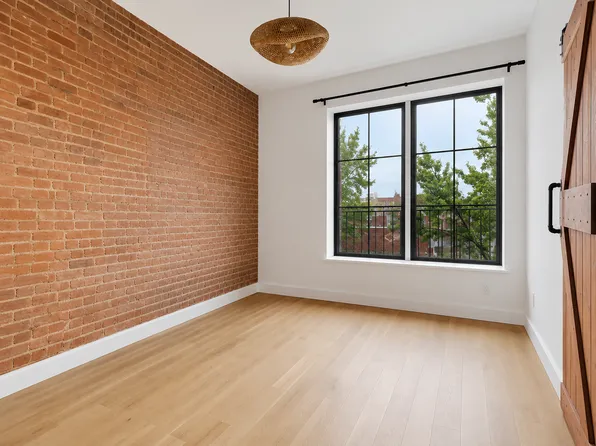 25-11 34th Street image 1 of 10