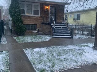 8232 S Saginaw Ave, Chicago, IL