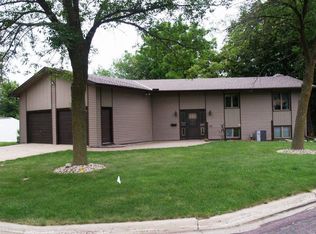 101 Shady Ln, Jackson, MN 56143