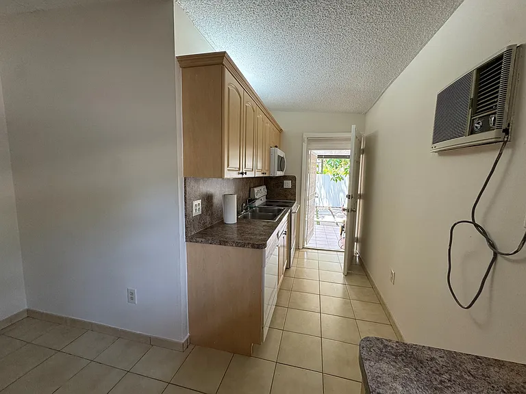 1381 SW 23rd St — Photo 7