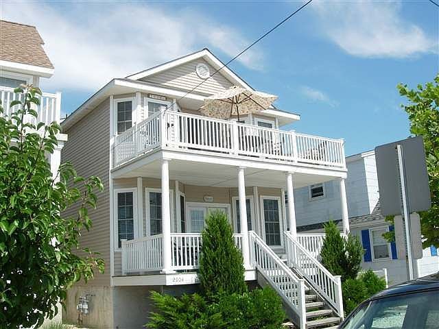 1st image of 2906 West Ave