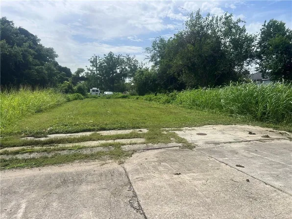 2838 Piety St, New Orleans, LA 70126