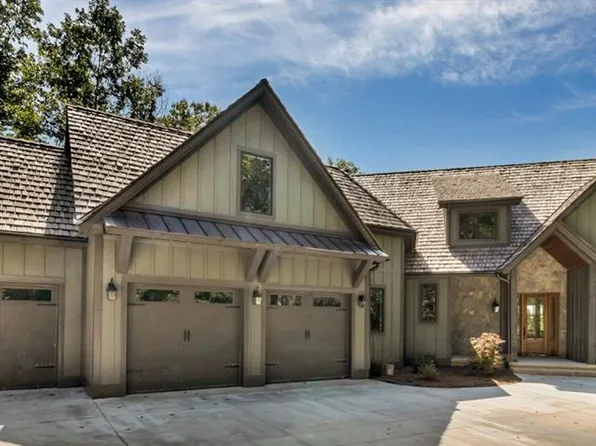 112 Golden Bear Dr, Sunset, SC 29685