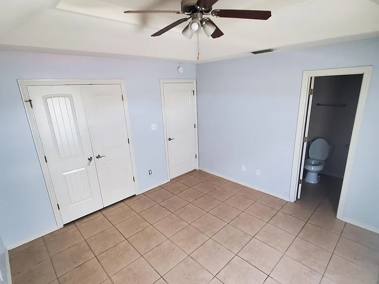 705 W Emerald Dr #B — Photo 8