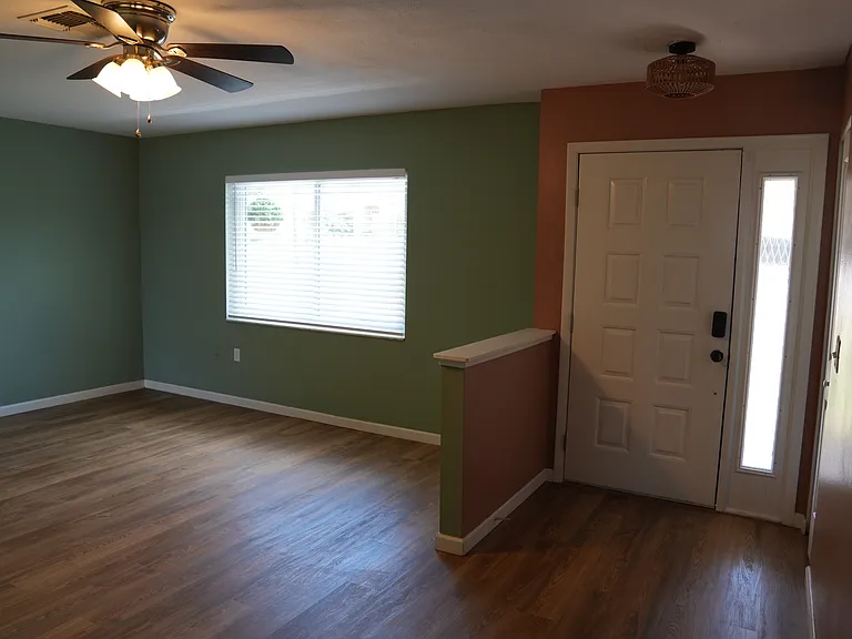 2269 Whitewood Ave — Photo 2