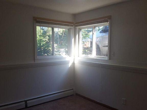 3rd image of 3210 Marshall Ave SE