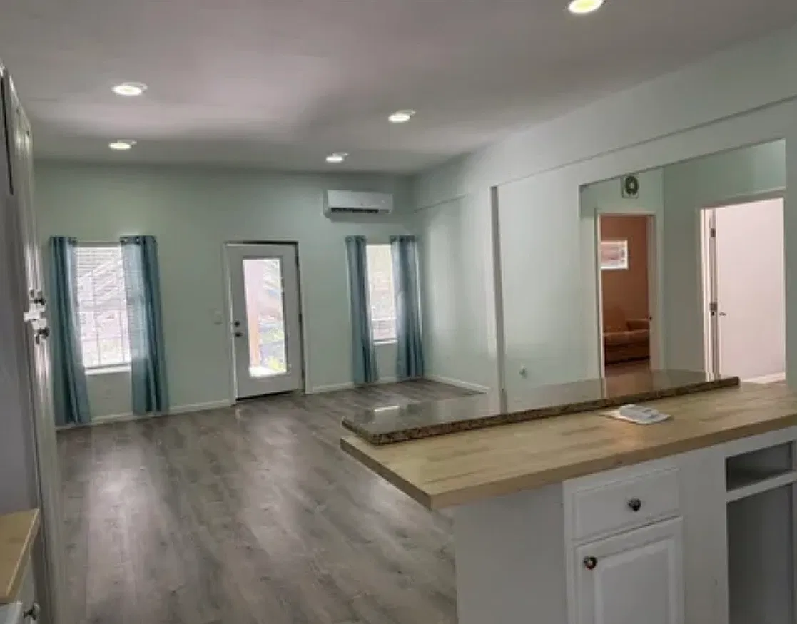 2 bed, 1300 sqft, $2,000 — Photo 3
