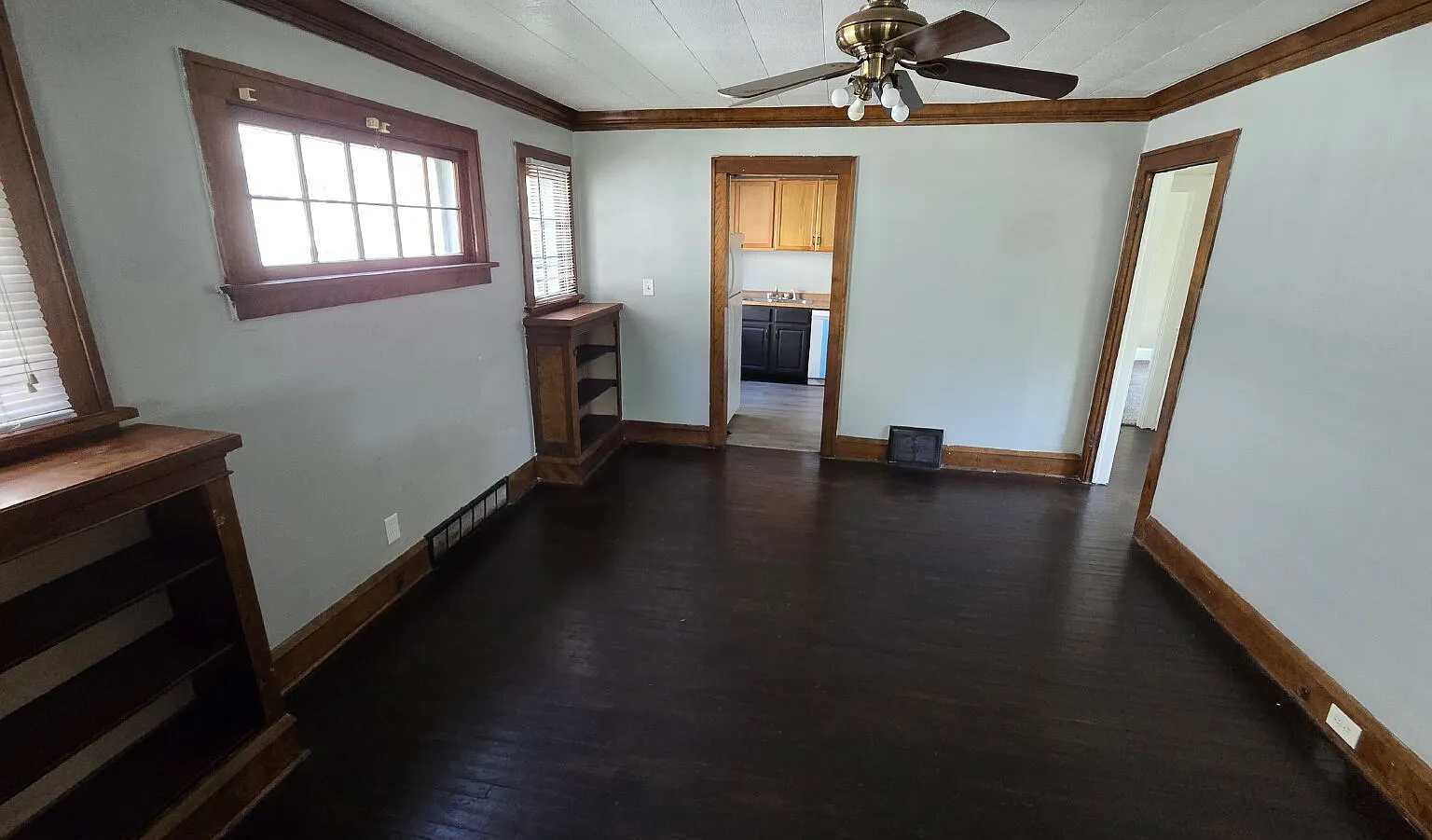 3 bed, 1.0 bath, $1,250 — Photo 3