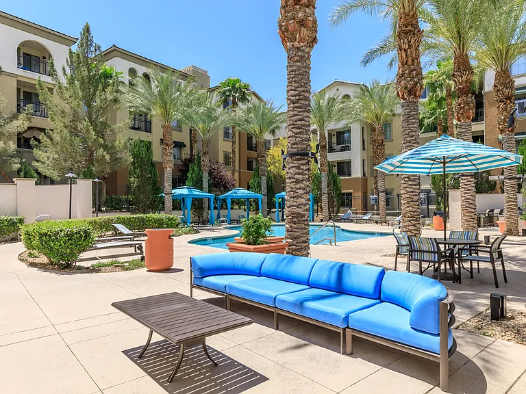Loreto & Palacio Apartments — Photo 14