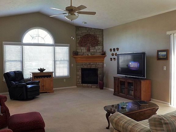 5th image of 179 Arrow Ct