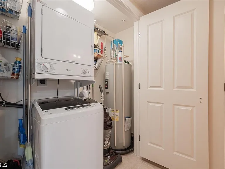 2825 Palm Beach Blvd #214 — Photo 12