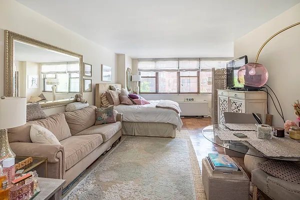 Rented by Douglas Elliman | media 2