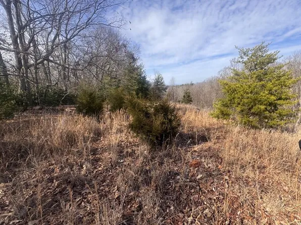 Jones Cir, Unicoi, TN 37692